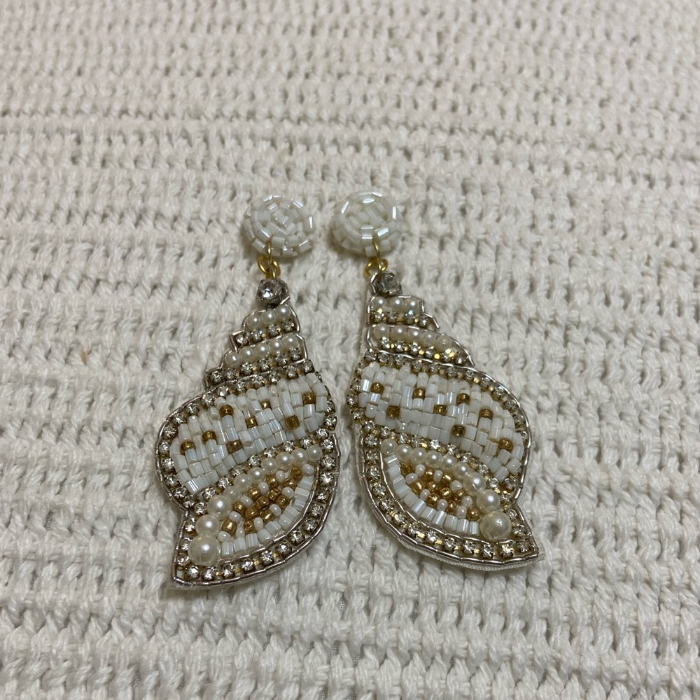 🐚White and gold beaded seashell earrings - Picture 1 of 4